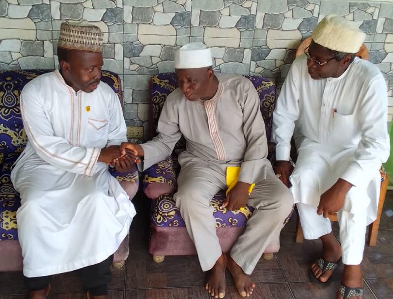 *  L-R: Mr Danlami Nmodu, deputy president of Guild of Corporate Online Publishers (GOCOP); Mr Yusuf Ozi Usman, Publisher/Editor-in-Chief of Greenbarge Reporters Online who lost his aged mother, Hajia Aishatu Onwaaza Usman, and Mr Hassan Gimba, Publisher/Editor-in-Chief of Neptune Prime, during a condolence visit by GOCOP delegation to Yusuf Ozi's residence on Sunday in Abuja.