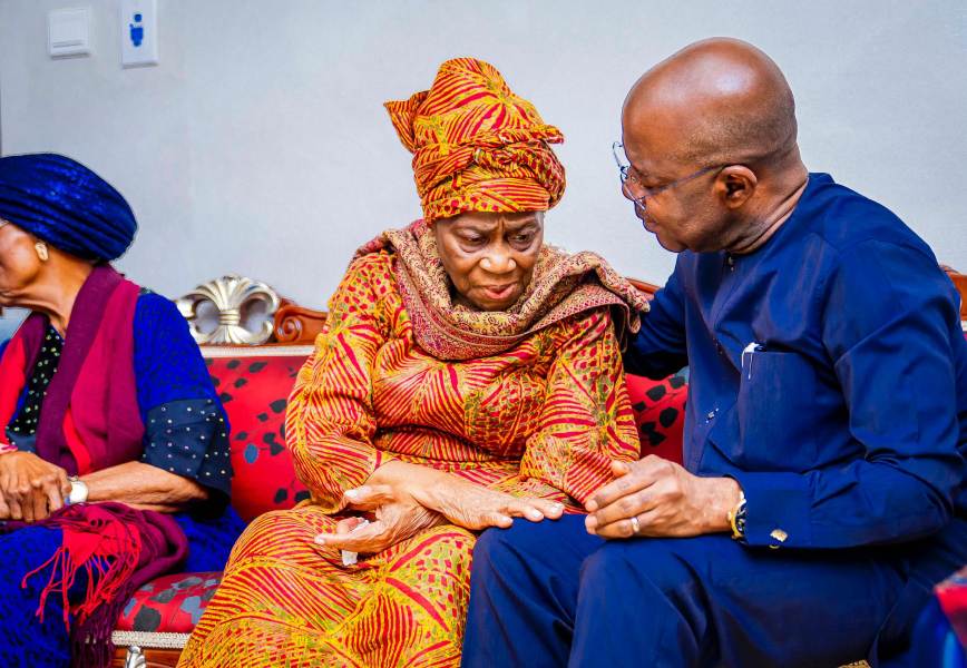 Governor Otti consoles Mrs. Stella Wigwe, the matriarch of the Wigwe family and mother of Late Herbert Wigwe.