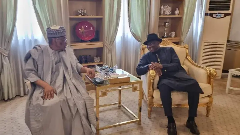 Goodluck johnathan visits IBB