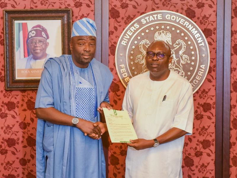 Governor Siminalayi Fubara (right) and Hon. Oyetunde Ojo, Federal Housing Authority of Nigeria (FHAN), 