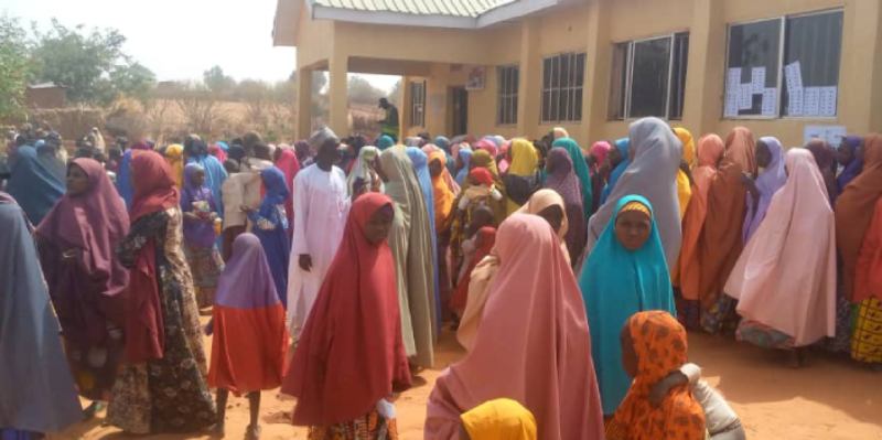 Massive turn out of voters in one of the puling units in Shagari LGAs. Photo by: Ankeli Emmanuel, Sokoto State. 