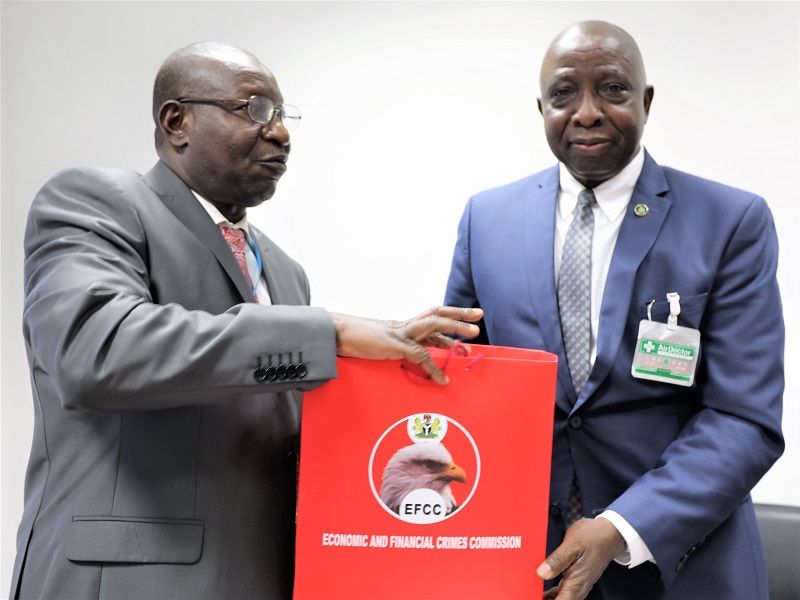 Muhammed Umar Abba (left) presenting EFCC sourvenir to Garba Baba Umar