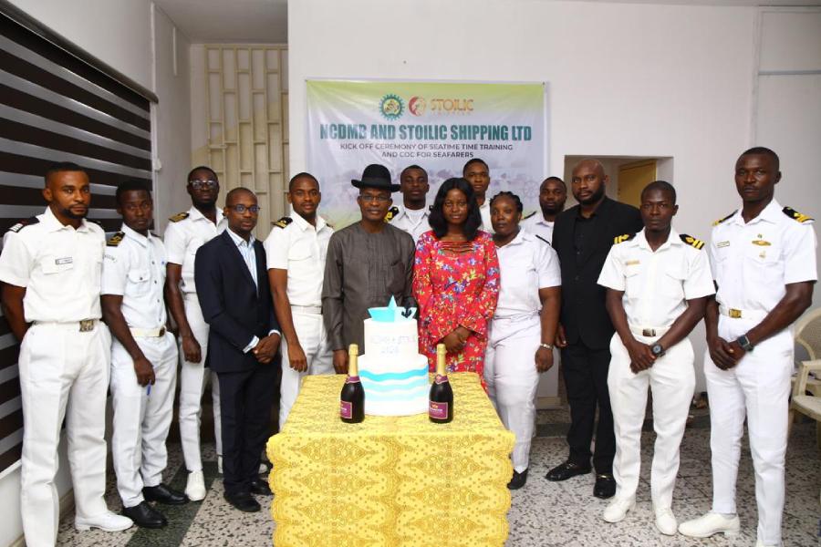 *  Officials of the NCDMB and Stoilic Shipping Ltd with cadets at the kick-off ceremony of the NCDMB-sponsored Cadets Training Programme in Lagos.