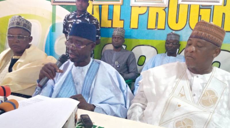 From left, Sokoto APC Asst Sec, Dr Yakubu Maccido, (m) the State party chairman, Hon. Isa Sadiq Acida and Bello Hassan Dangote during the press briefing at the party Secretariat Friday. Photos by: Ankeli Emmanuel, in Sokoto.