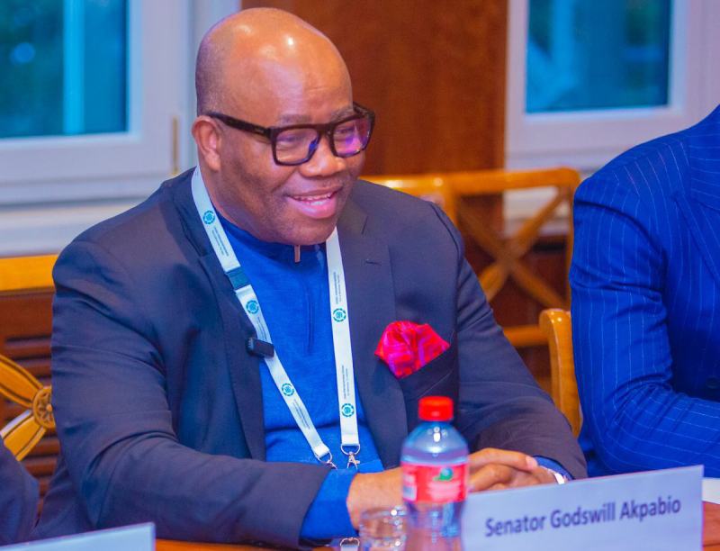 Senate President, Godswill Akpabio and Cardinal John Onaiyekan (middle).