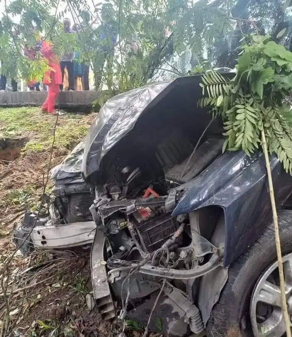 Woman pursue side chick crash