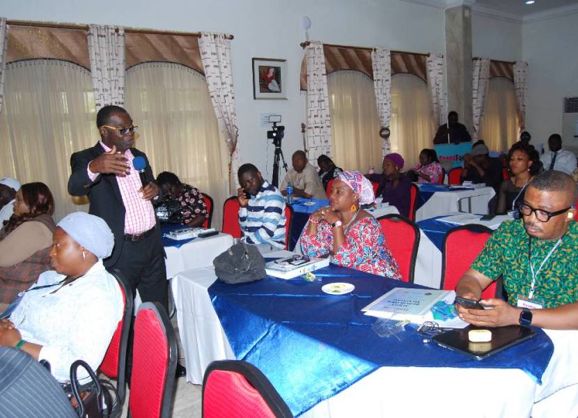 *  Dr Chido Nwakanmma (standing middle),  Coordinator of Media Training Workshop and Roundtable organised by Frontfoot Media Initiative.